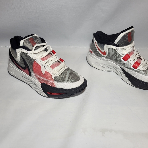 2 pair Nike kyrie 8 unreleased - Picture 9 of 10